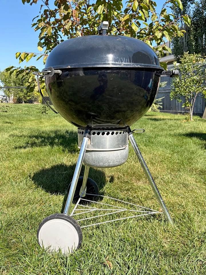 Weber Master-Touch 22” Charcoal Kettle BBQ