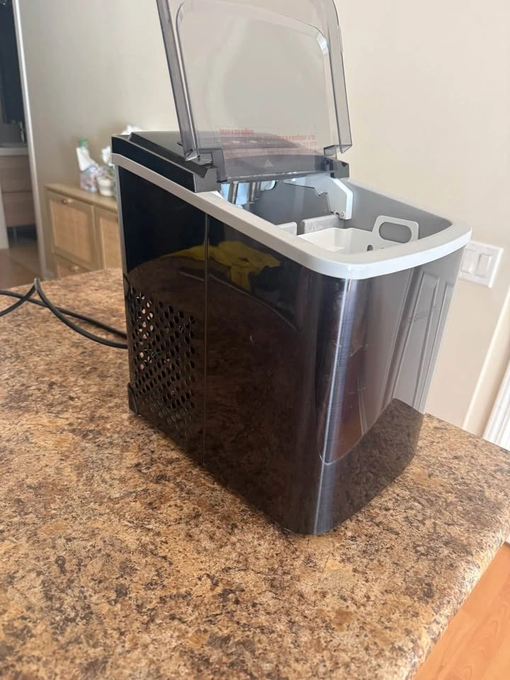 Frigidaire Countertop Ice Maker - photo 2