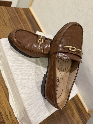 Life Stride Women’s 9W Brown Sonoma Crocodile Print Loafer - photo 2