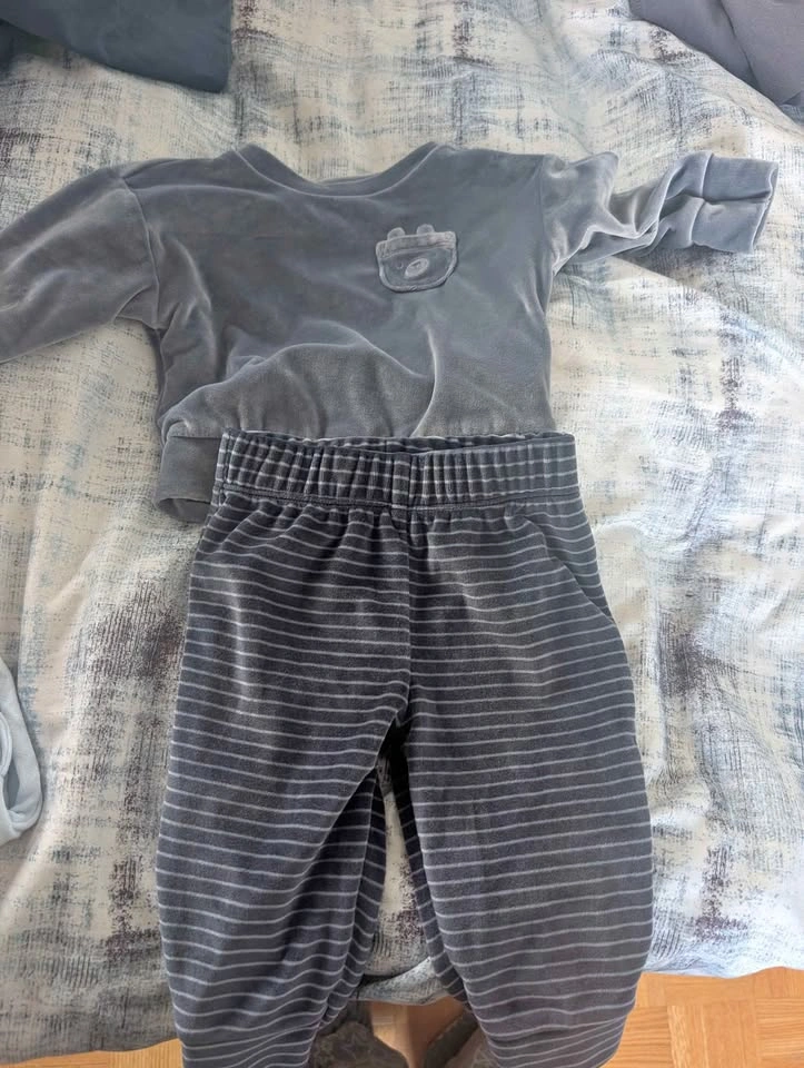 Carter's 2-Piece Velour Outfit Set 6 Months