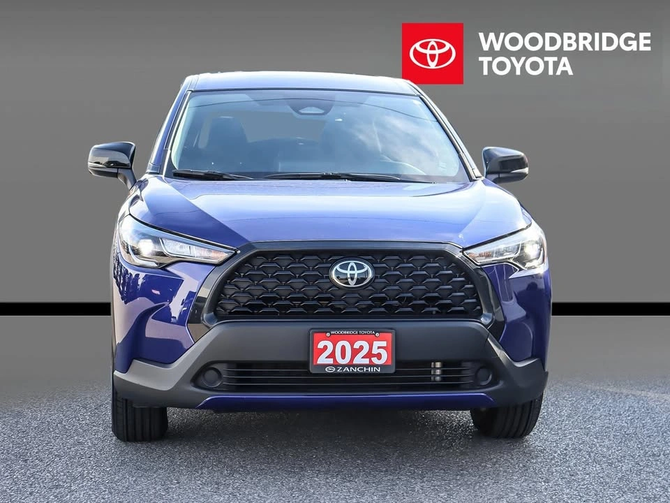2025 Toyota Corolla Cross LE - photo 3