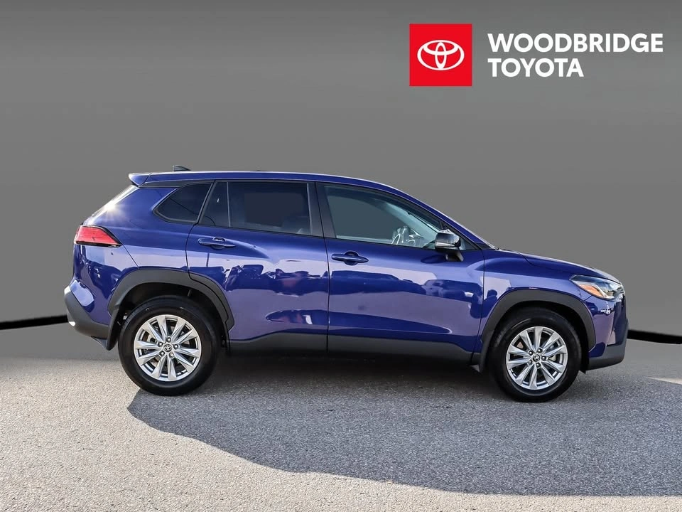 2025 Toyota Corolla Cross LE - photo 4