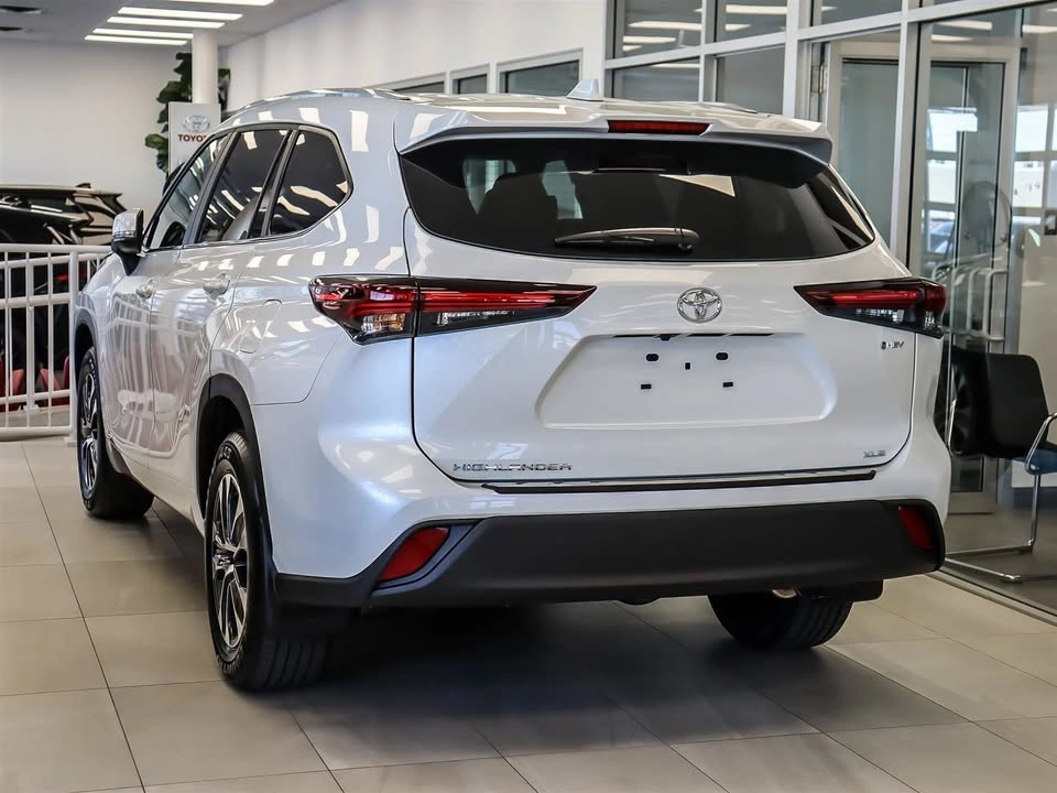 2026 Toyota Highlander Hybrid XLE - photo 2