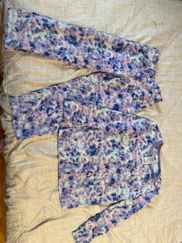 Girl's clothing size 4/5