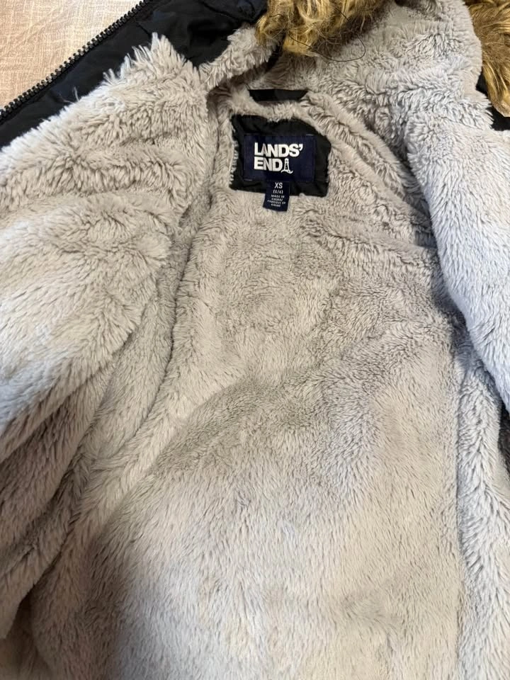 Girl's Winter Jacket - photo 2