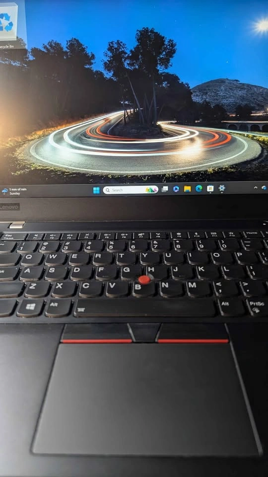 Lenovo T480s laptop Refurbished - photo 2