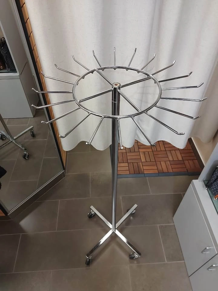 Chrome Spinning Retail Display Rack with Wheels