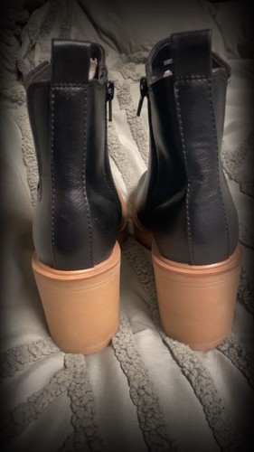 DV Dolce Vita Harlyn Black Platform Lug Sole Ankle Boots Size 7. - photo 4