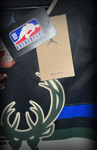 Milwaukee Bucks Jordan Brand NBA Black Dri-FIT Swingman Jersey S - photo 4