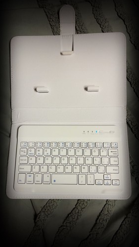 White Universal 7-8" Keyboard Case Folio & Stylus Pen Set - photo 3