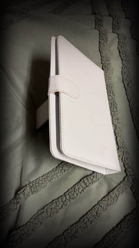 White Universal 7-8" Keyboard Case Folio & Stylus Pen Set - photo 4