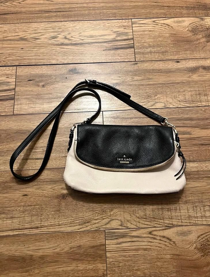 Kate Spade Black & Cream Pebbled Leather Crossbody Bag