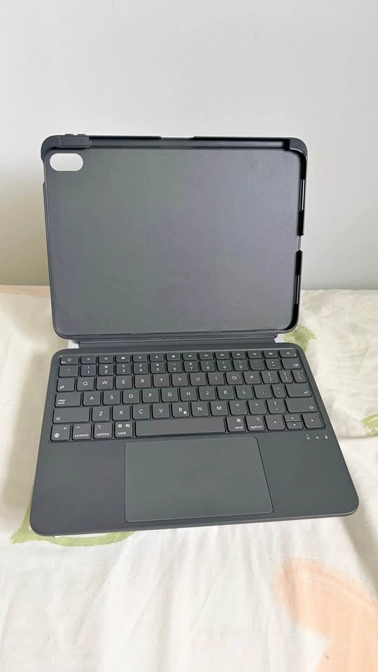 ESR FLEX series iPad Air 11 Inch Case with Keyboard - photo 2
