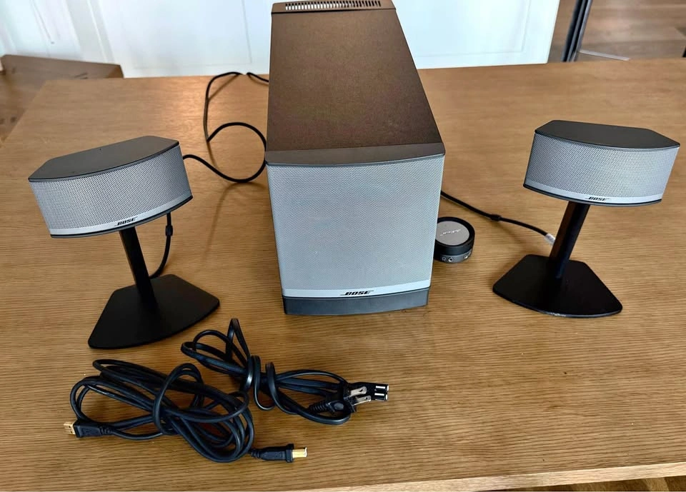 Bose Companion 5 computer speaker system