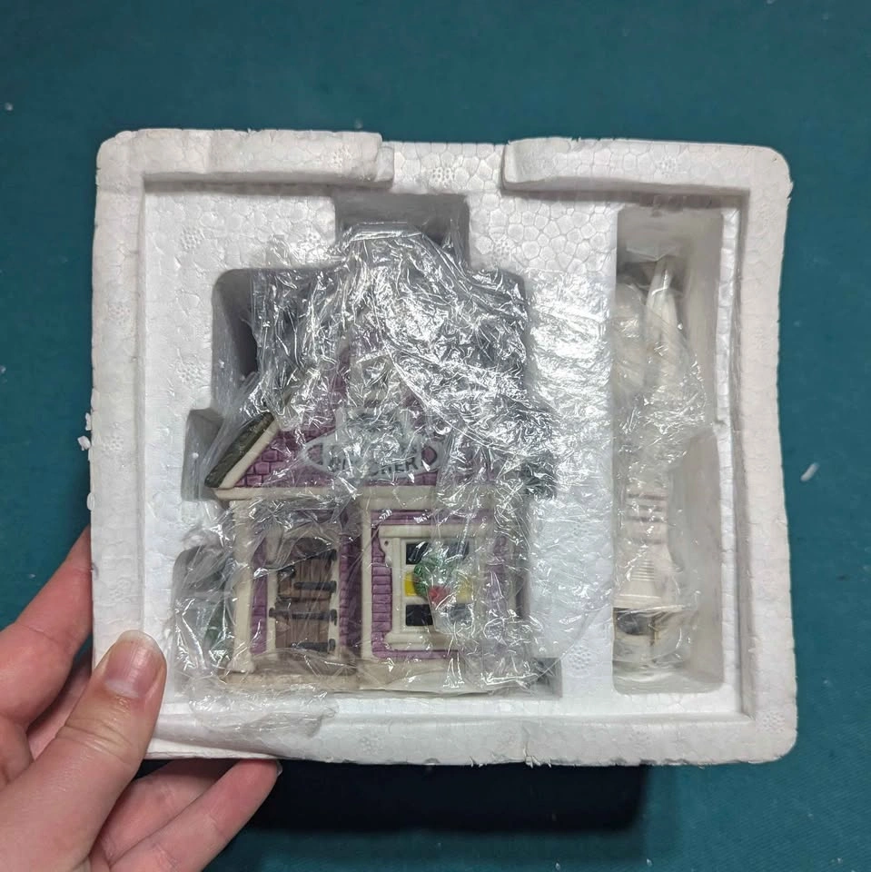Department 56 - New England Village Series - Otis Hayes Butcher - photo 4