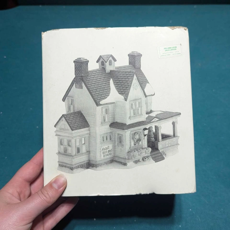 Department 56 - New England Village Series - Boarding House - photo 2