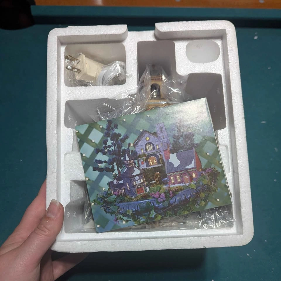 Department 56 - New England Village Series - Franklin Hook & Lad - photo 5
