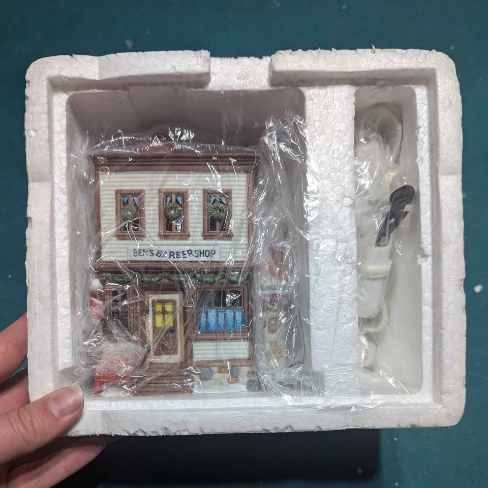 Department 56 - New England Village Series - Ben's Barber Shop - photo 2