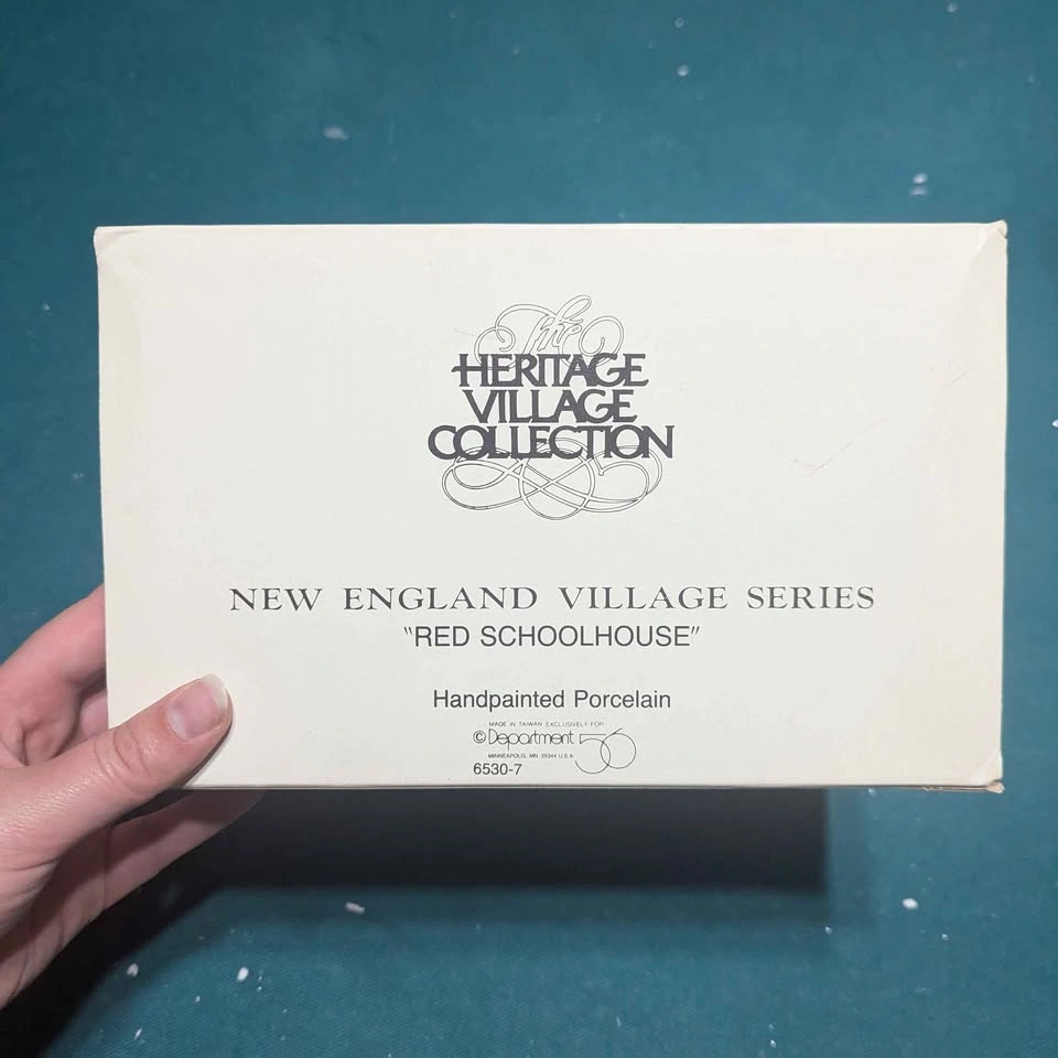 Department 56 - New England Village Series - Red Schoolhouse - photo 4