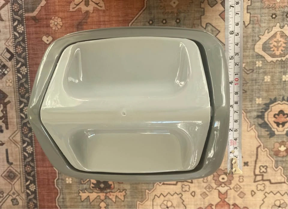 Small Plastic Garbage Bin with Swing-Top Lid - photo 3