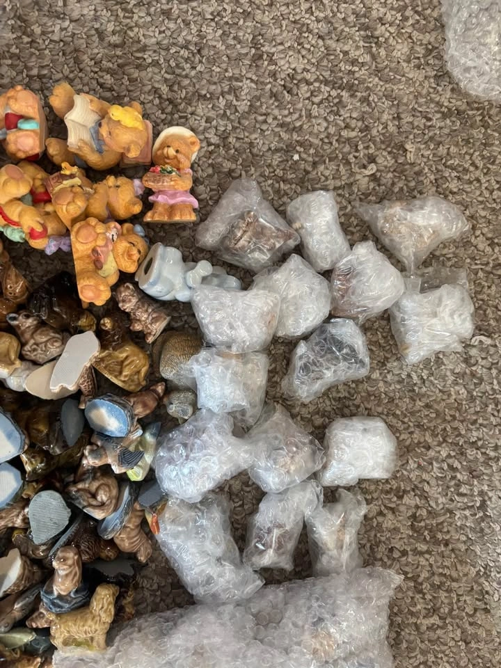 2.8 lbs Wade Whimsies and Teddy Bear Figurines Lot - photo 2