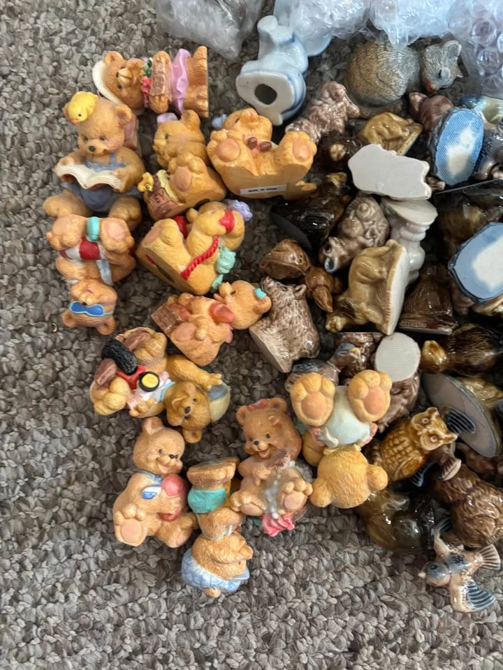 2.8 lbs Wade Whimsies and Teddy Bear Figurines Lot - photo 3