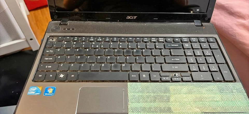 Acer Aspire 5741 Laptop, No charging cable