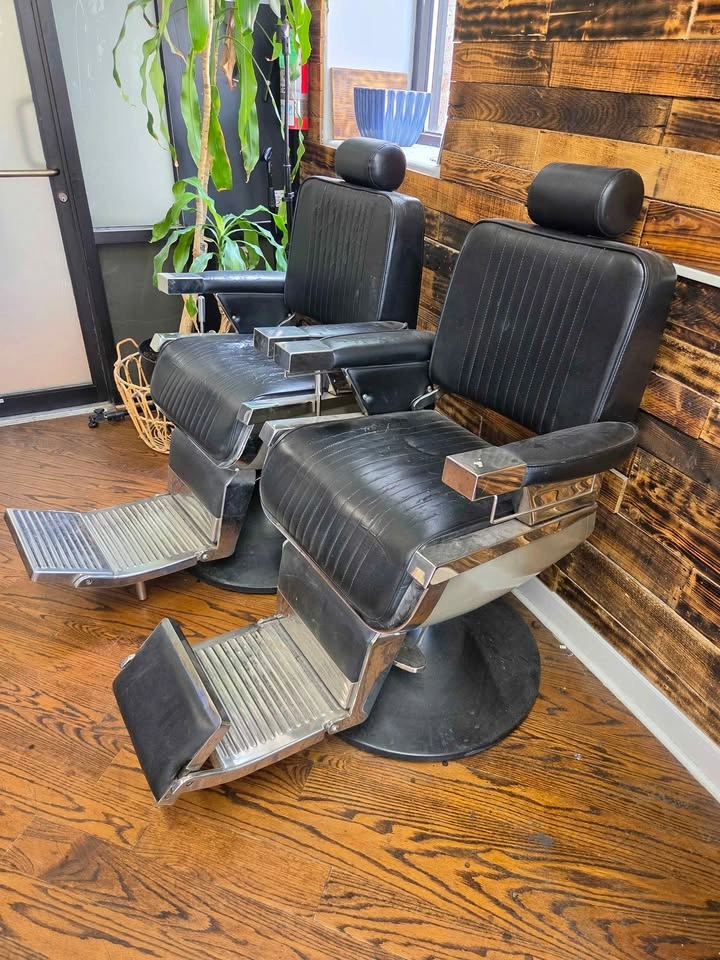Barber Chairs, Mats and Mirrors - photo 2