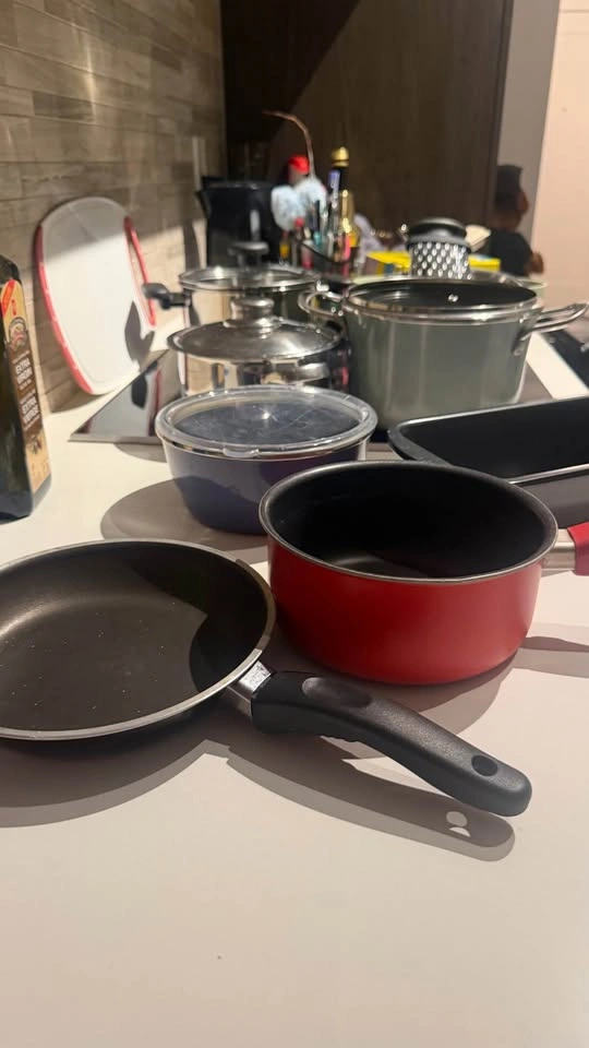 Assorted Cookware Set - T-fal & Masterclass Pots and Pans - photo 2
