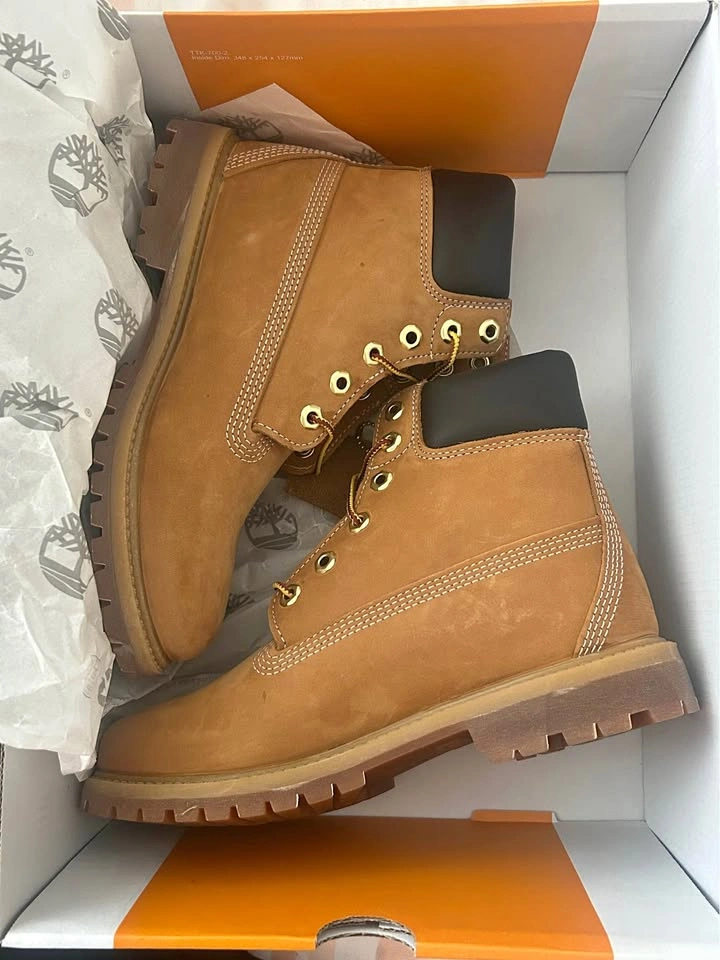 Timberland Premium 6-Inch Waterproof Boots Women's Size 7