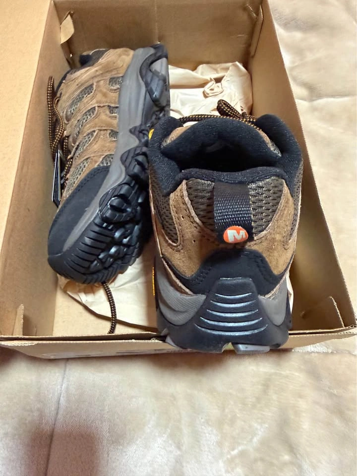 Brand new mens Merrell hiking shoes size 8.5 - photo 3