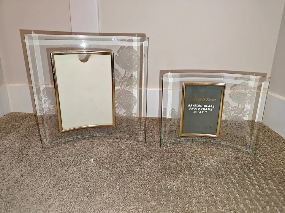 Curved Glass Photo Frames with Etched Rose Design – Set of 2