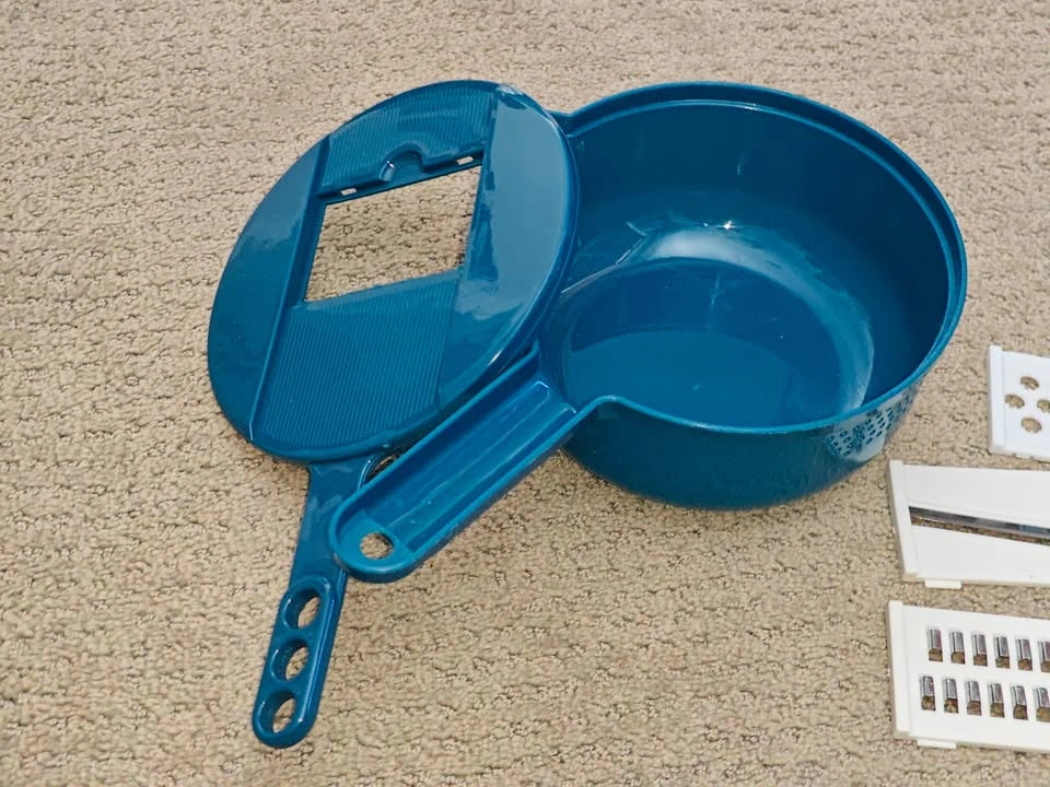 12-in-1 Multifunctional Vegetable Chopper & Mandoline Slicer - photo 2