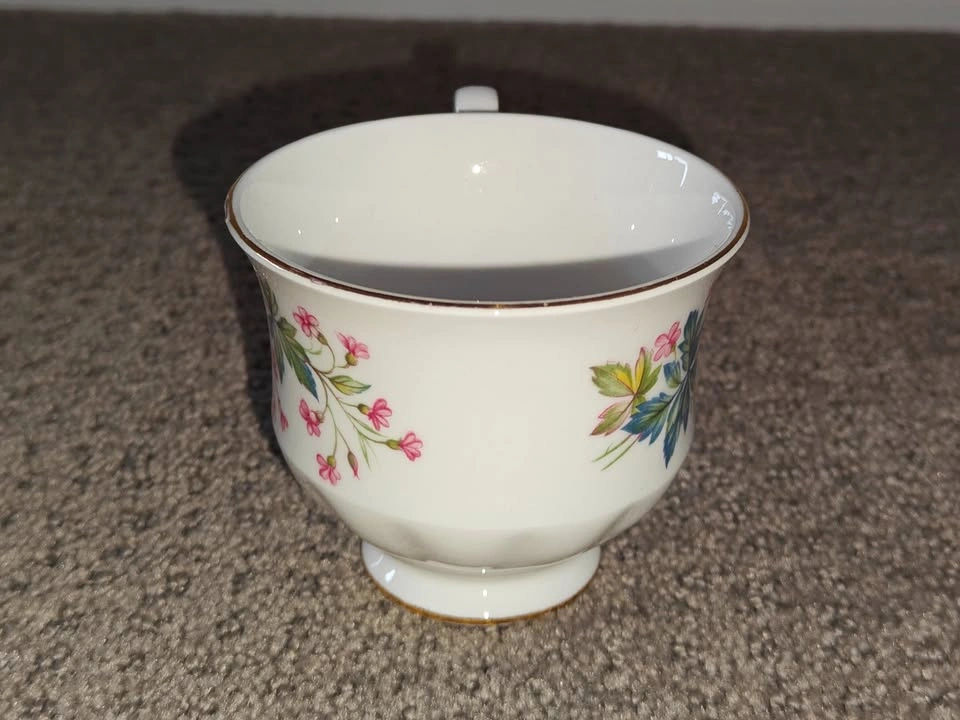 Vintage Tea Cup - Queen Anne 8538 - Pink Flower Green Leaf - photo 2