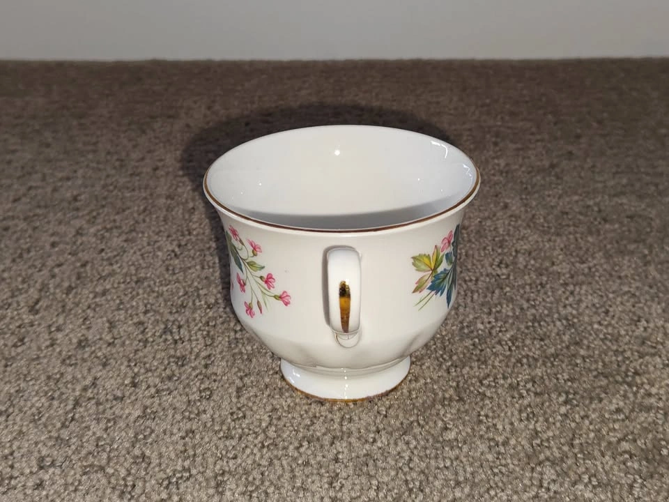 Vintage Tea Cup - Queen Anne 8538 - Pink Flower Green Leaf - photo 4