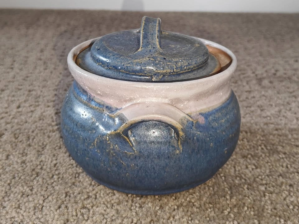 Handcrafted Blue & Beige Studio Pottery Pot with Lid - Signed - photo 3