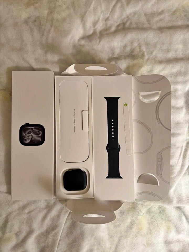 Apple Watch Series 11 Aluminum Jet Black 42mm GPS+Cellular