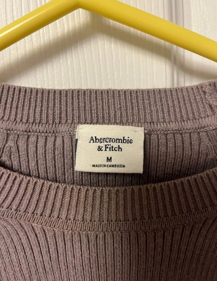 Abercrombie & Fitch Cutout Ribbed Sweater - Size M - photo 3