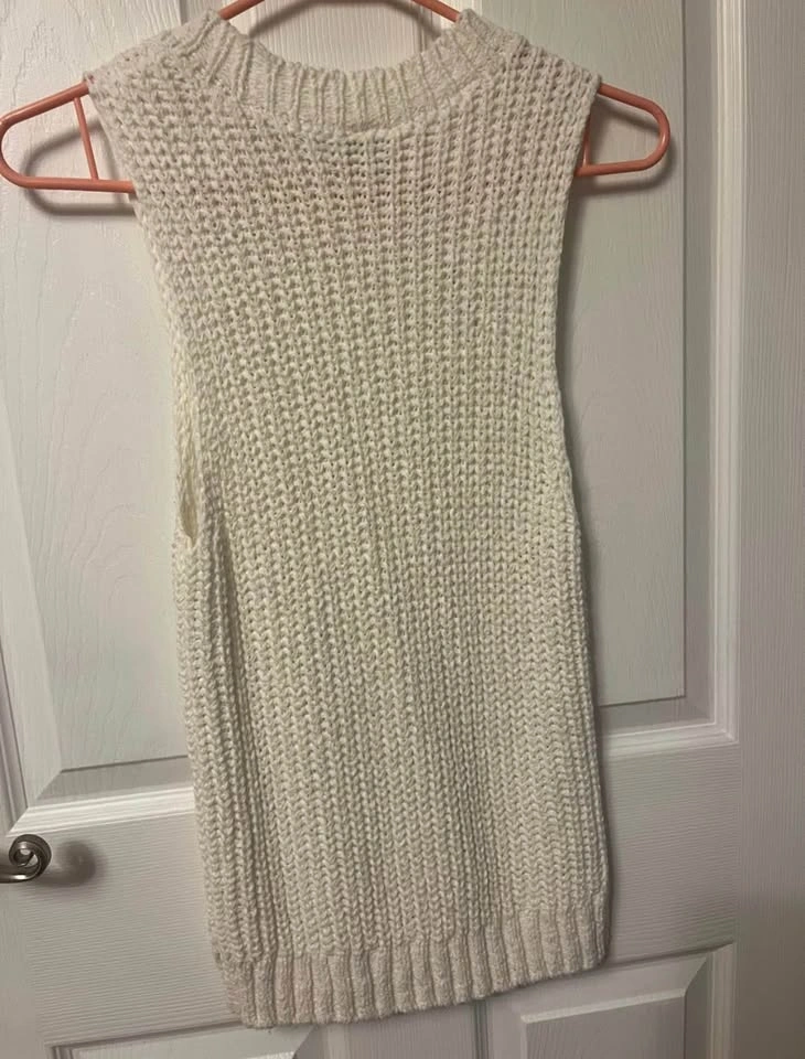 Abercrombie & Fitch Ivory Chunky Knit Sweater Vest - Size XS - photo 2