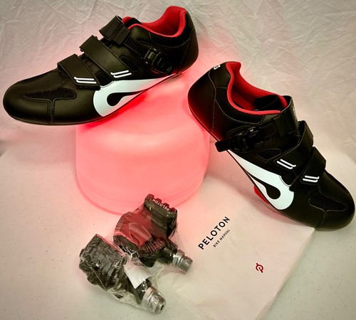 Peloton Bike Shoes (Men's 9.5 / Women's 11.5) & DELTA Pedals - photo 2