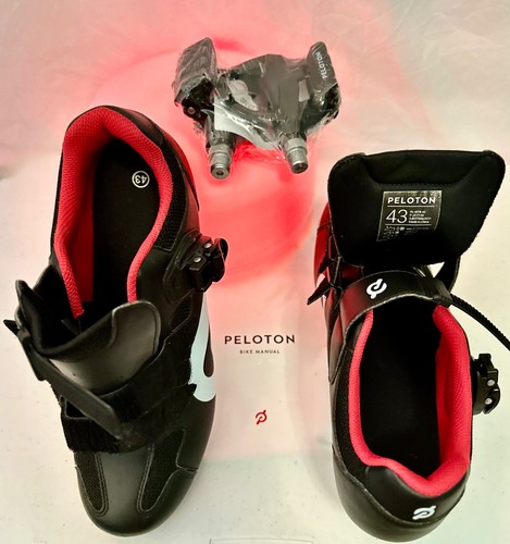 Peloton Bike Shoes (Men's 9.5 / Women's 11.5) & DELTA Pedals - photo 3