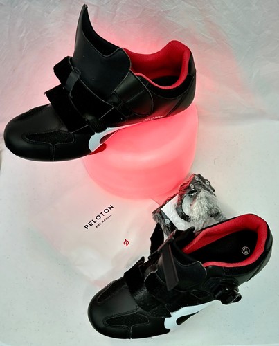Peloton Bike Shoes (Men's 9.5 / Women's 11.5) & DELTA Pedals - photo 5