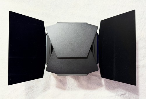Aputure Barndoors Bowens Mount 4-Leaf 30° Grid Honeycomb - photo 4