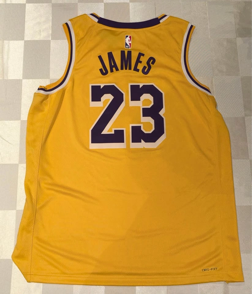 Nike LeBron James LA Lakers 2022/23 Swingman Jersey Yellow XL - photo 2