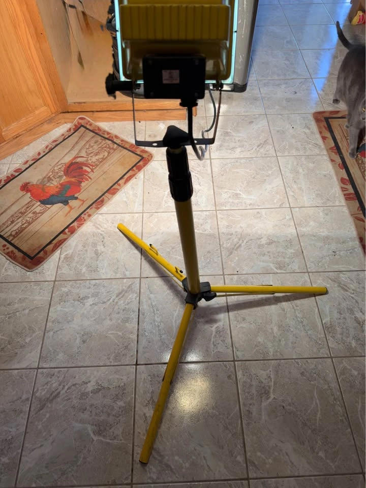 Clarke 500W Halogen Work Light with Adjustable Tripod Stand - photo 4