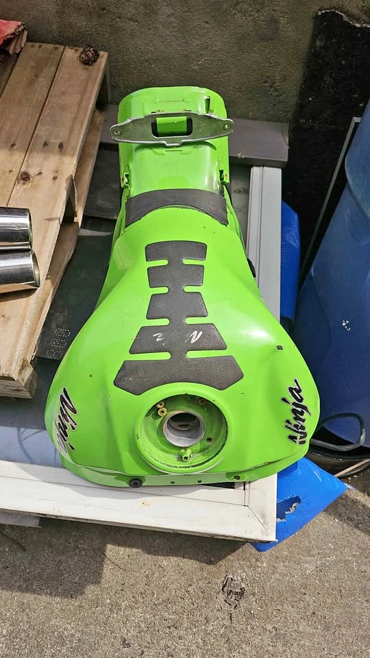2008-2010 Kawasaki ZX10R Tank