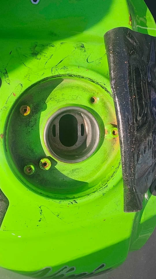 2008-2010 Kawasaki ZX10R Tank - photo 3