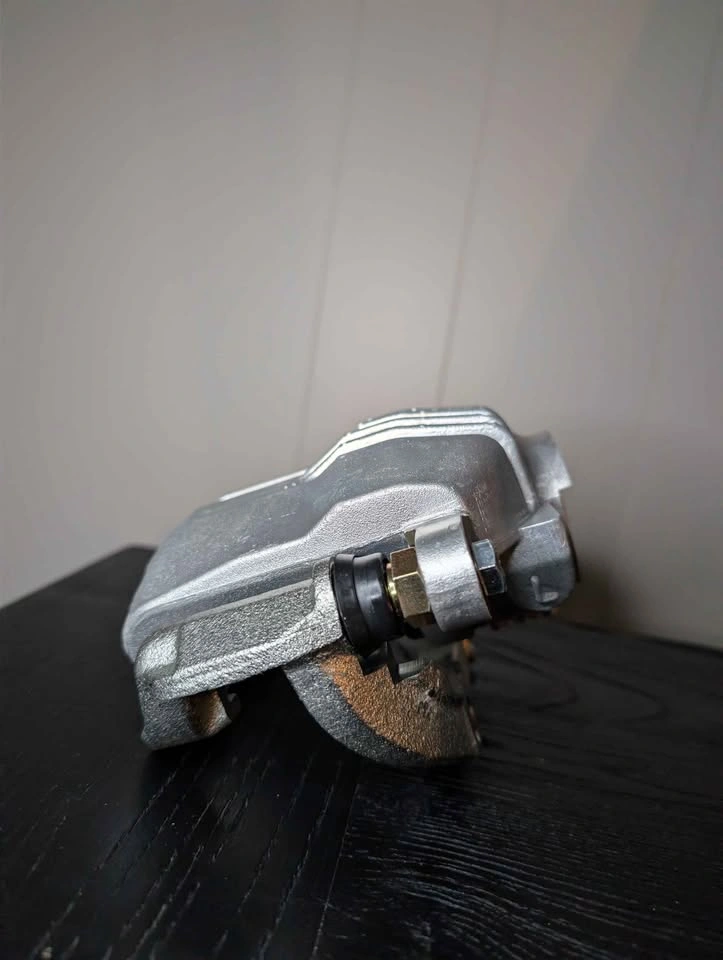 A-Premium Rear Brake Caliper Set for 94-96 Chevy Impala/Caprice - photo 3