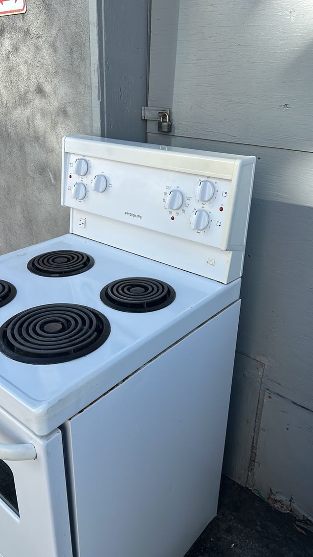oven/stove - photo 5