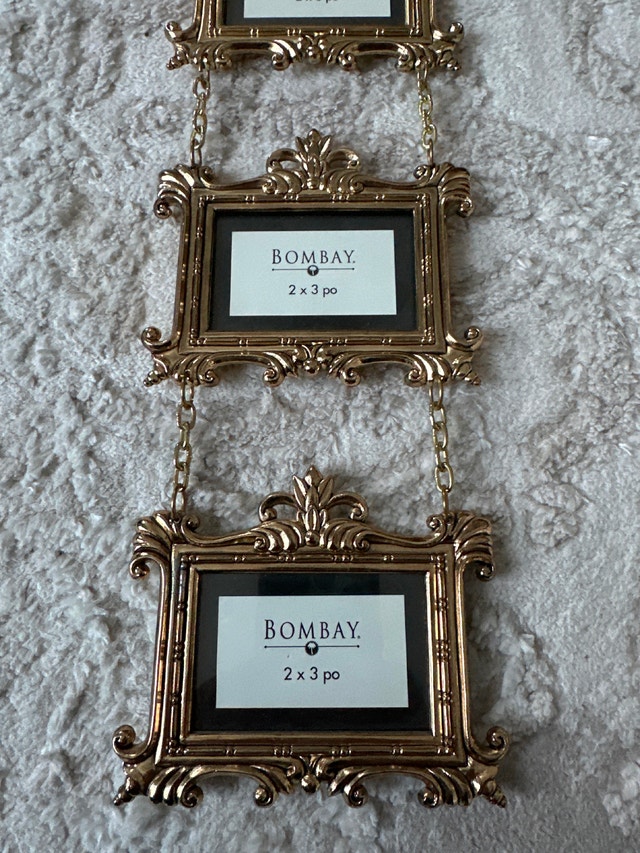 VTG ornate gold-toned triple hanging photo frame, The Bombay Co. - photo 4